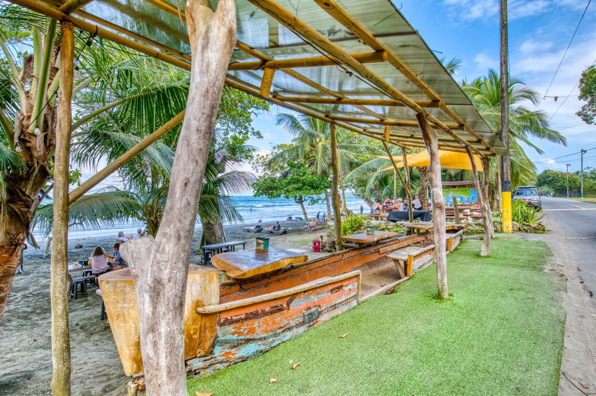 Atlantida Lodge Cahuita Ngoại thất bức ảnh